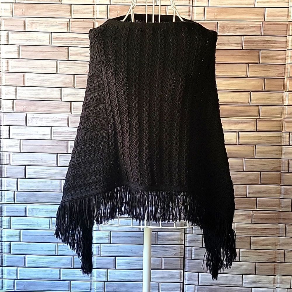 Questions by " Say What " poncho Multi-knit In Black With Fringe  One Size